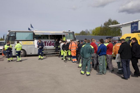 L&aring;ng k&ouml; till hamburgerbussen