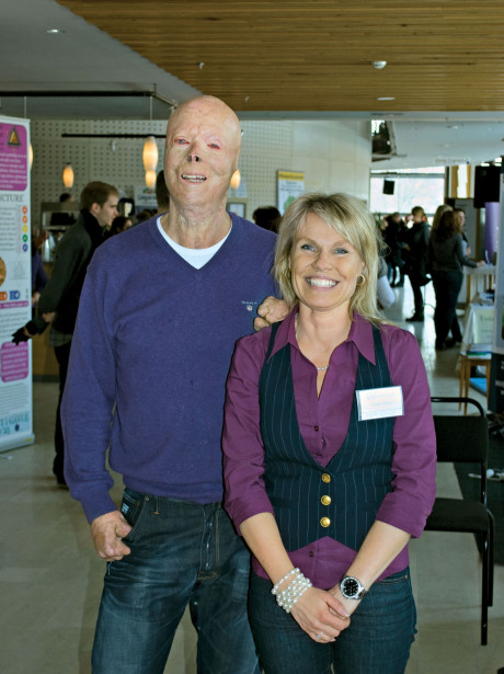 F&ouml;rel&auml;sare Lasse Gustavsson med arrang&ouml;r Annika Wiberg, Marknadsskaparna. Foto: Lisette Forsmark