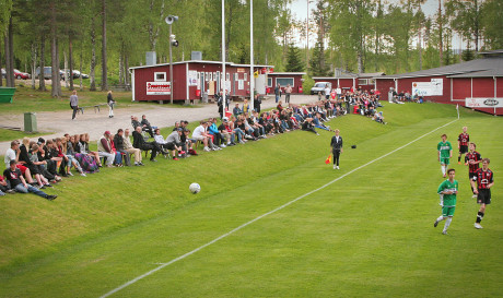 &Ouml;ver 150 supportrar s&aring;g n&auml;r Nors AIK tog emot Tall&aring;sens IF hemma p&aring; &Aring;sliden.