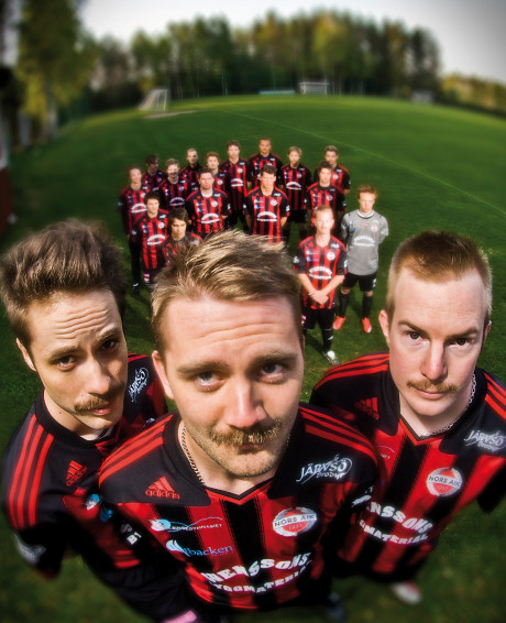 Mustaschkampdeltagarna Nors AIK:s har l&aring;tit h&aring;ret p&aring; &ouml;verl&auml;ppen v&auml;xa. Foto: Frasse Fransson/Svart Pist