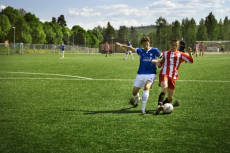 Kanske l&auml;ge att l&auml;gga n&auml;sta tr&auml;ningsl&auml;ger p&aring; Hofors konstgr&auml;splan? Fotograf: Kristian Tervo