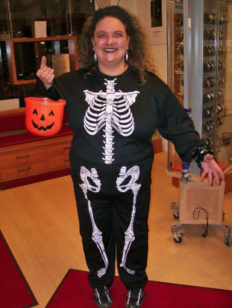 Hj&auml;lp, Halloween...