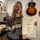 Gitarrbyggaren Henrik från Gävle är Årets gesäll