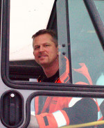 - Sten vintersteg hoppar in demok&ouml;r trucken!