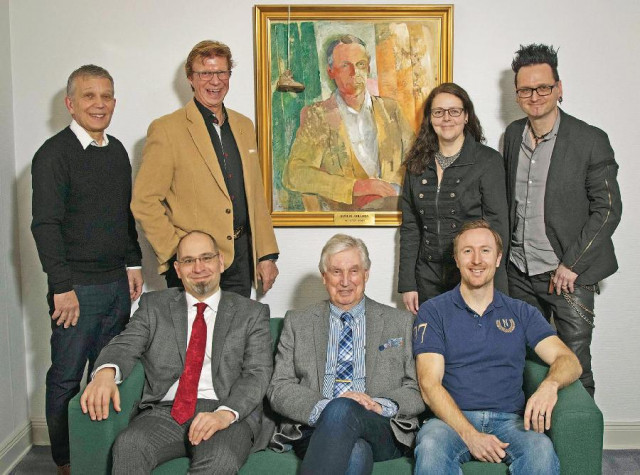 2019 års stipendiater med dåvarande ordförande Ove Anonsen sittande i mitten.